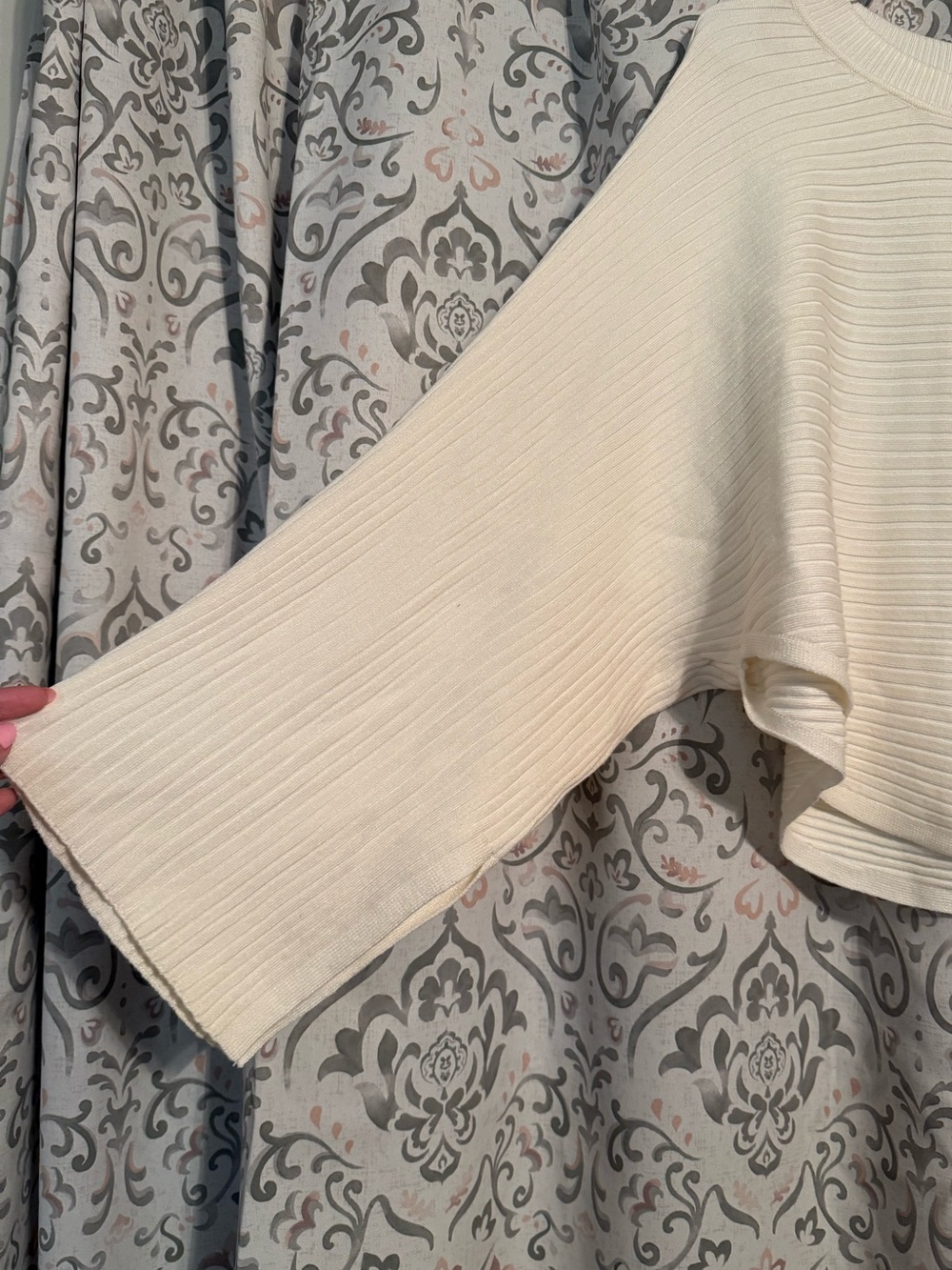 Cream Ribbed Cropped Sweater - Picture 4 of 4